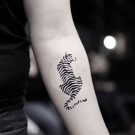 15 Small Tiger Tattoo Design Ideas