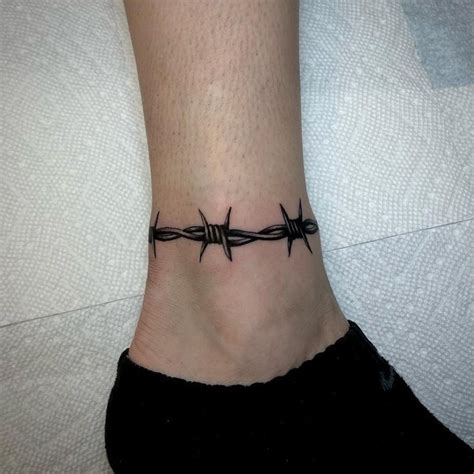 20 Barbed Wire Tattoo Designs For Women And Men Barbed Wire Tattoos