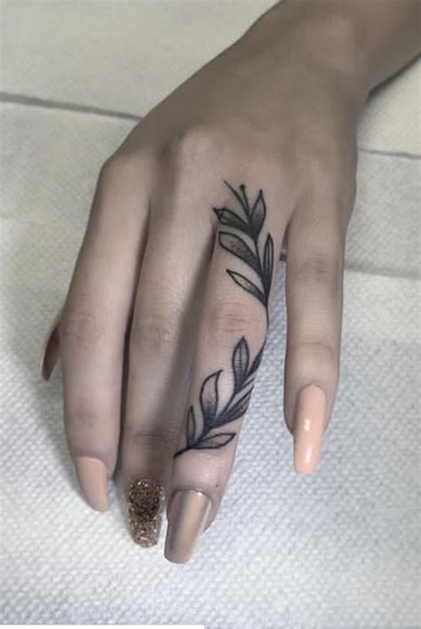 26 Amazing Finger Tattoos Designs Page 22 Of 26 Lily Fashion Style