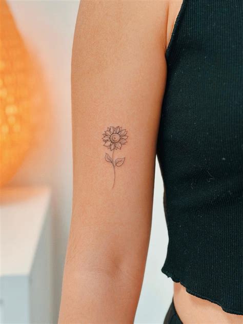 30 Simple And Small Tattoos Ideas For Women Flymeso Blog