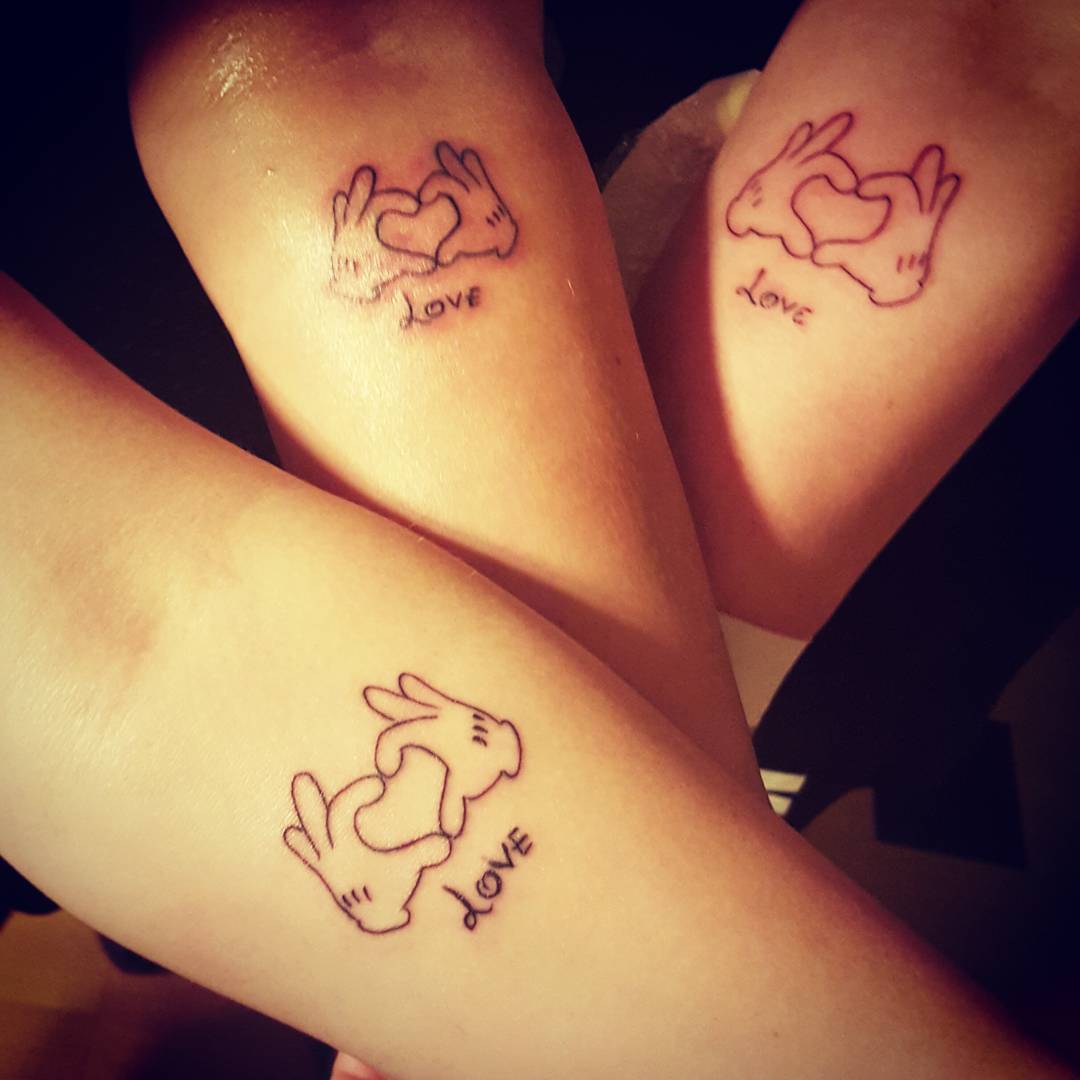 31 Beautifully Mother Daughter Tattoo Ideas Pictures