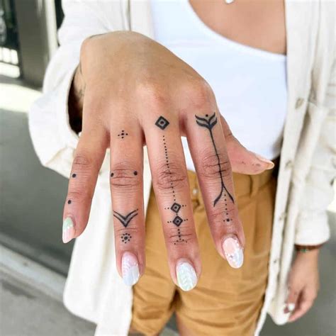 50 Awesome Finger Tattoo Ideas For Men Women In 2023