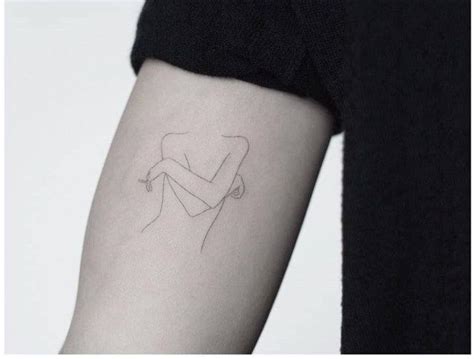 50 Cool Minimalist Tattoo For All Who Love Mini Motifs