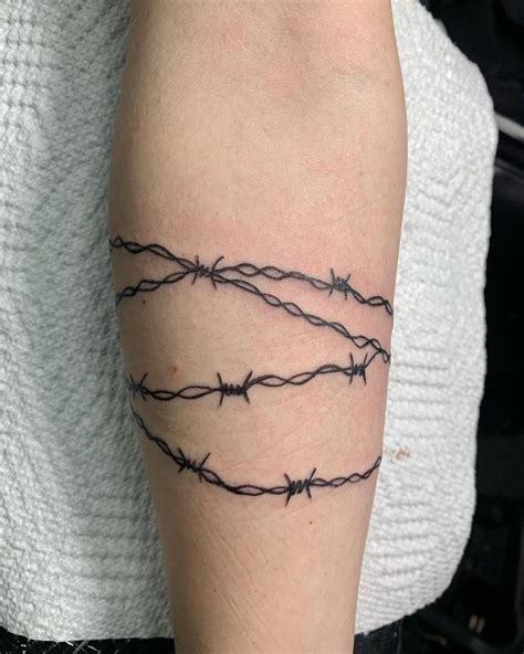 7 Unique Barbwire Tattoo Designs to Inspire You