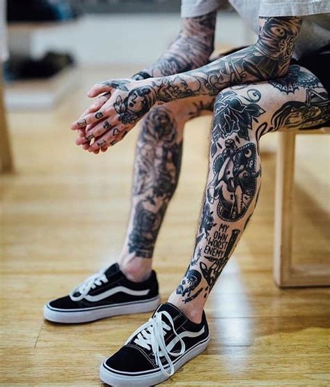 20 Cool Leg Tattoo Ideas