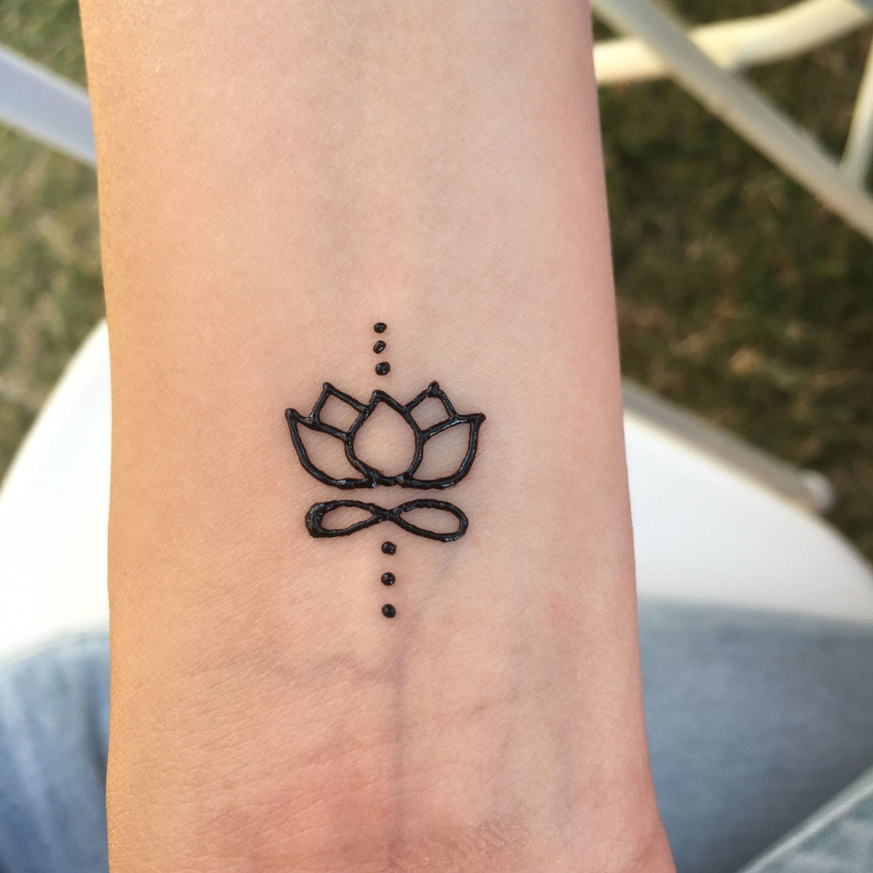 10 Cute Henna Tattoo Ideas You'll Love