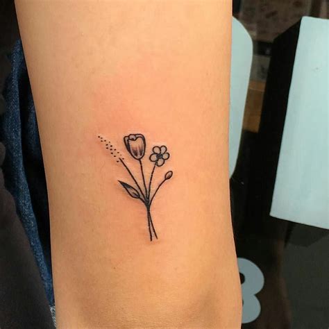 Cute Small Flower Tattoos: Delicate Beauty on the Skin