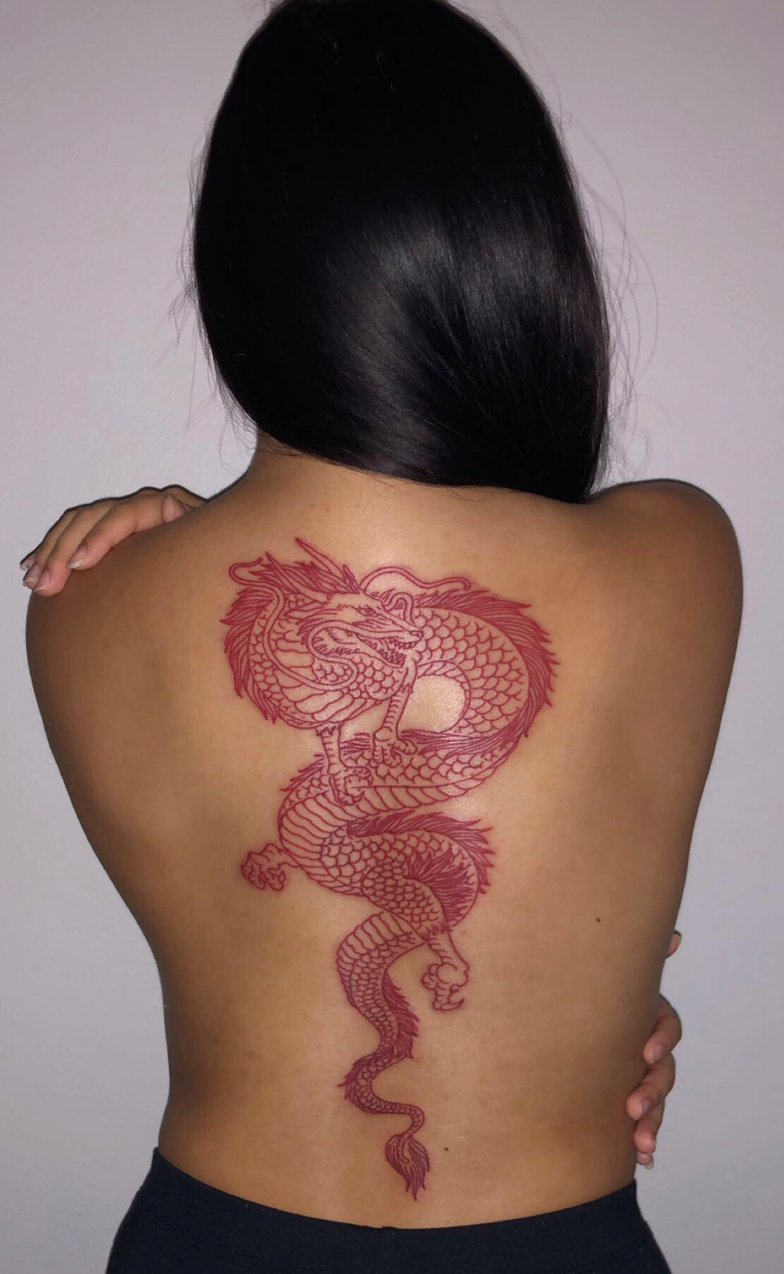 7 Dragon Back Tattoo Ideas for Women