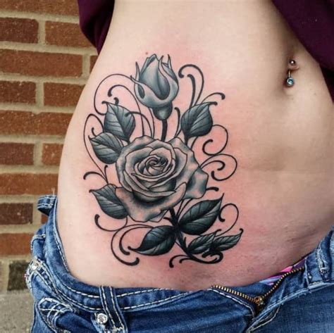 7 Gorgeous Hip Tattoo Designs for Women