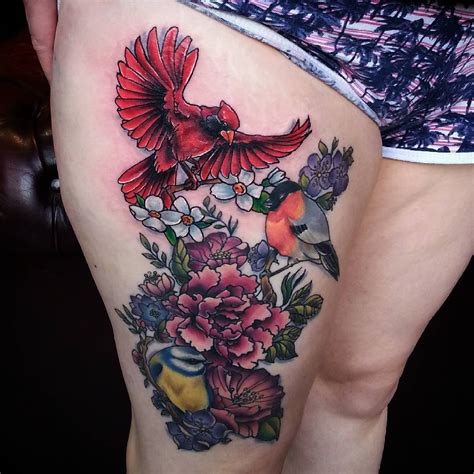 Beautiful Female Thigh Tattoo Designs and Ideas