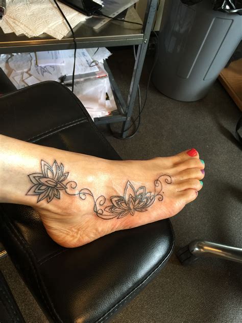 Floral Foot Tattoo Designs to Bloom Your Style