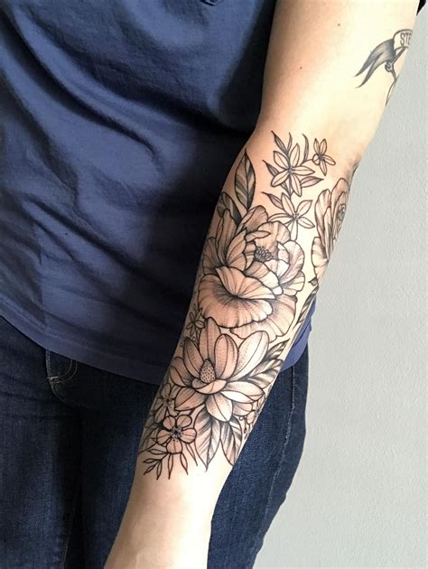 7 Ideas for a Stunning Flower Half Sleeve Tattoo