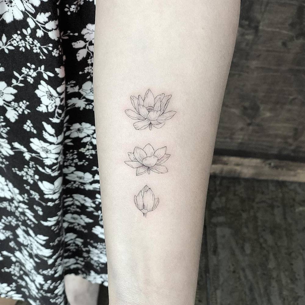 7 Stunning Flower Tattoo Designs for Forearm