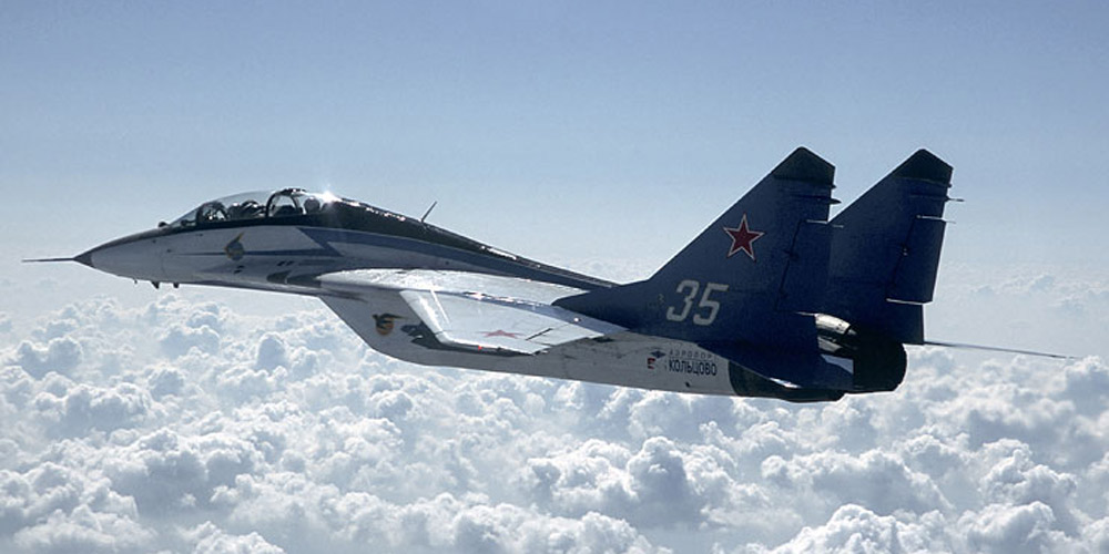 Experience the Rush of Flying a Fighter Jet