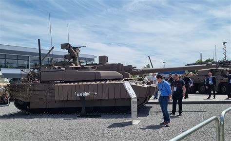 French Army S Armor Upgrade 122 Modernized Leclerc Xlr Main Battle