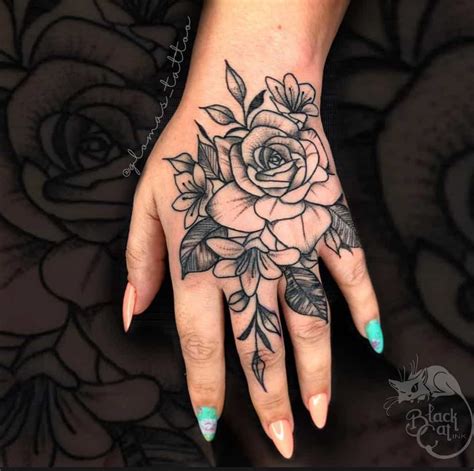 10 Chic Hand Tattoo Designs for Ladies