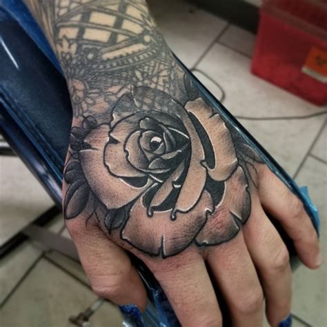 7 Unique Hand Tattoo Designs