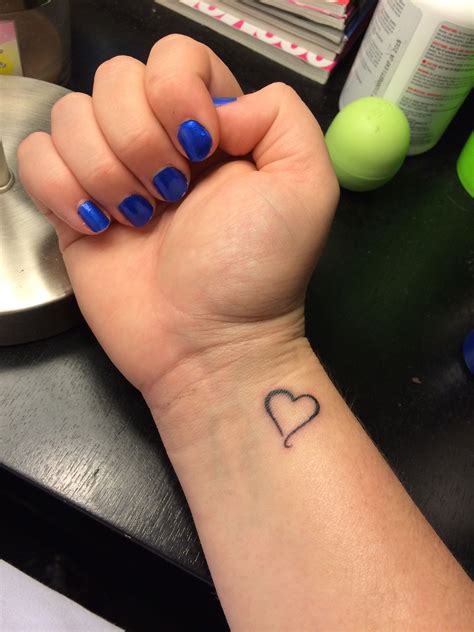 7 Meaningful Heart Tattoo Designs for Your Wrist