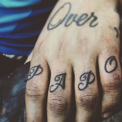 Lettering Finger Tattoo Finger Tattoos Tattoos Tattoos And Piercings