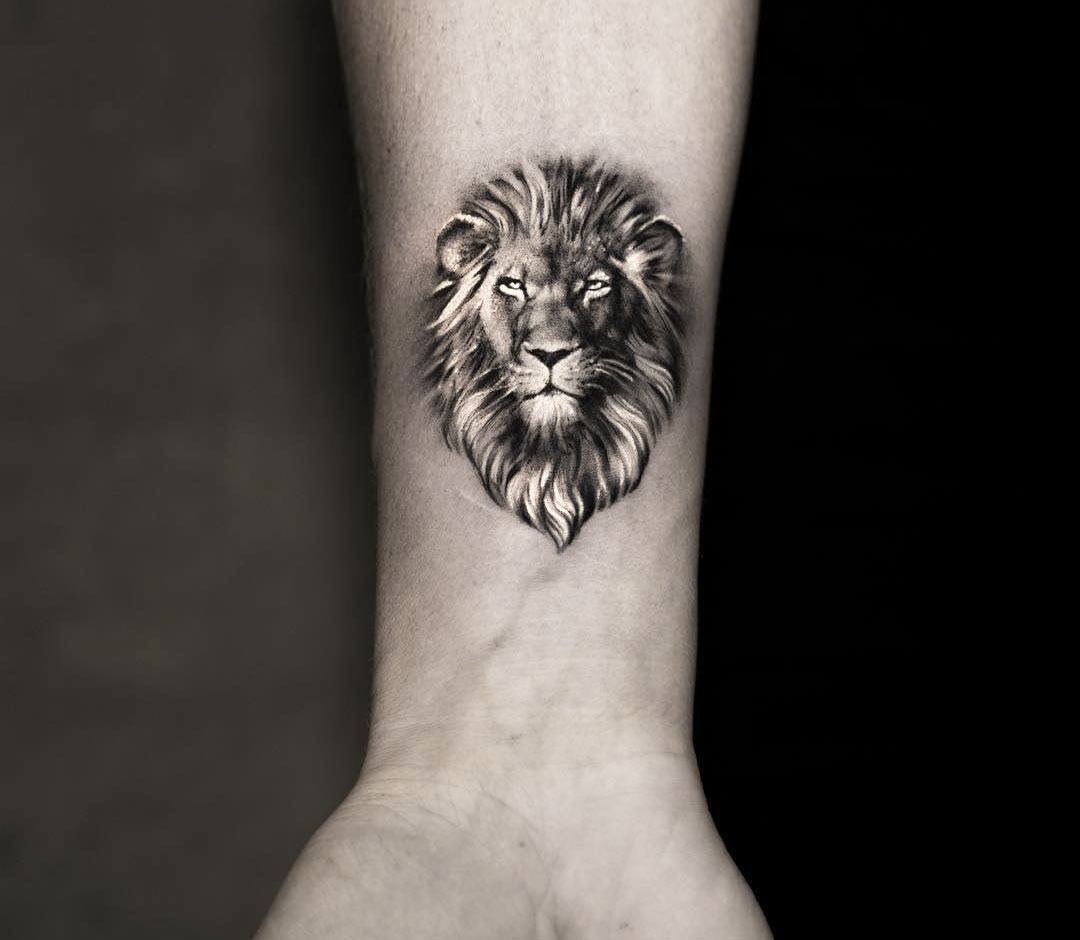 10 Majestic Lion Head Tattoo Designs to Inspire You