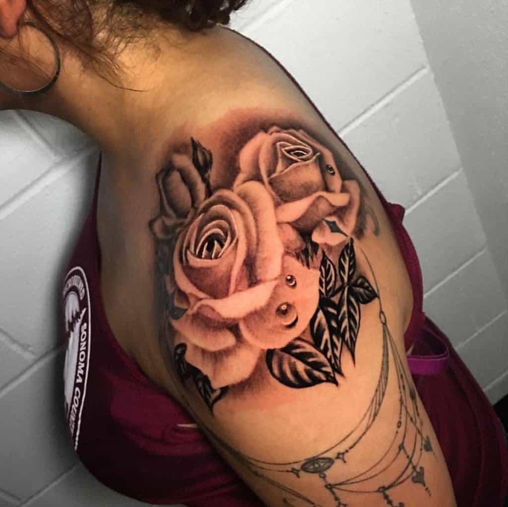 7 Rose Shoulder Tattoo Ideas