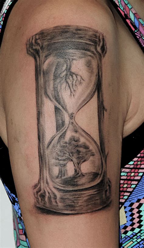 Sand Timer Tattoo Meaning and Unique Design Ideas