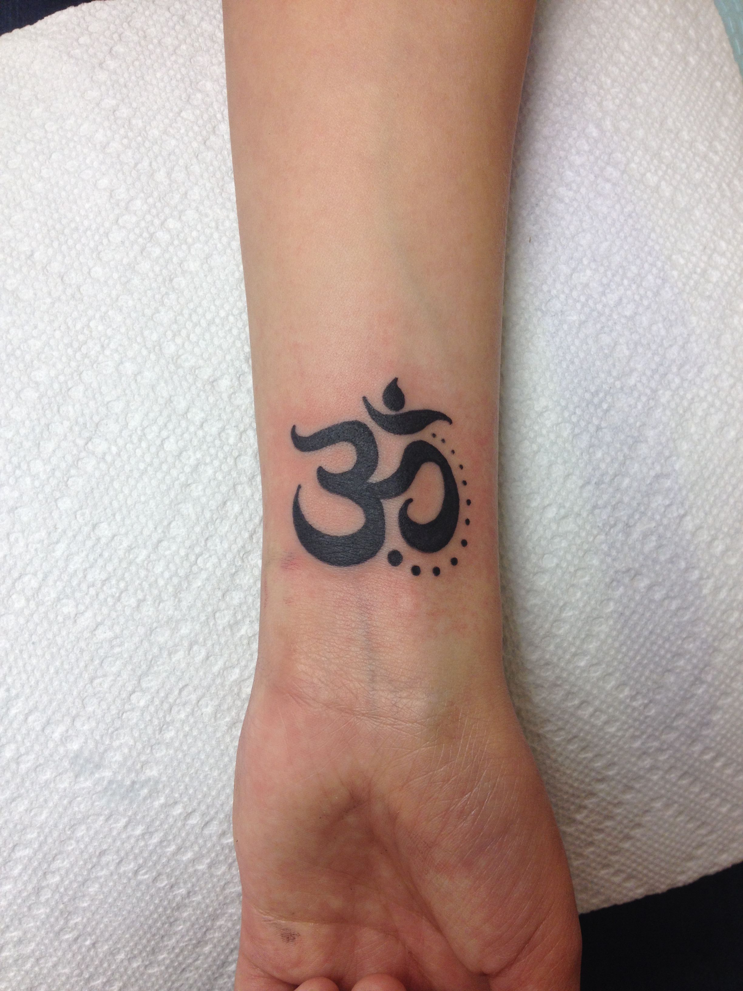 Simple Ohm Tattoo Tattoos Tattoo Tattooist Tattooer Ladytattooer