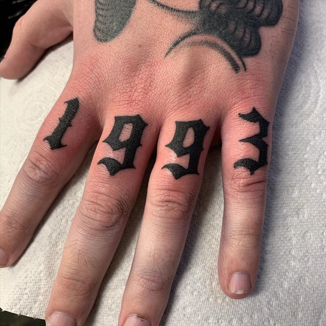 7 Meaningful Tattoo Ideas for Your Fingers