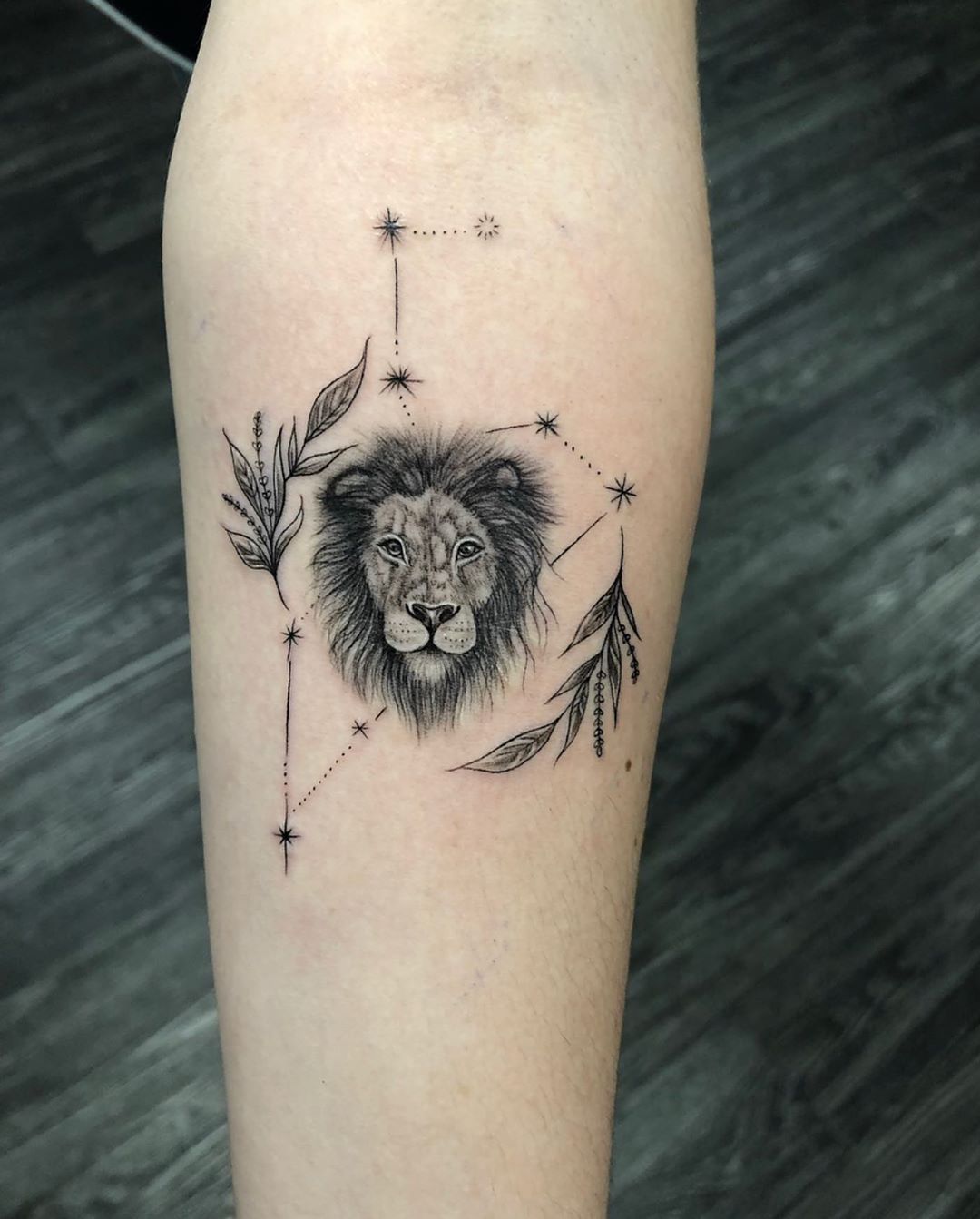 7 Roaring Tattoo Ideas for Leos