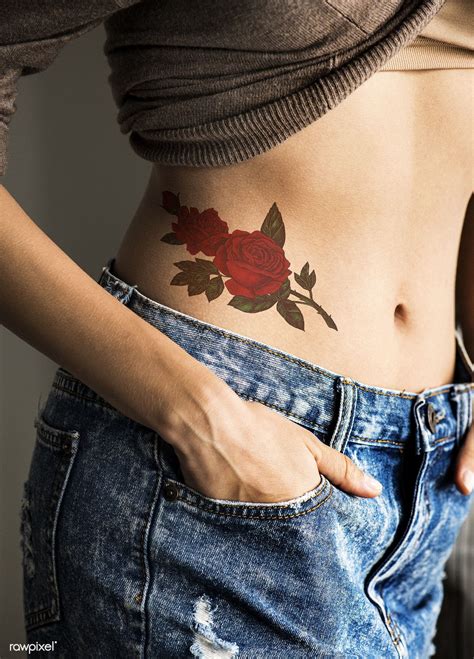 7 Hip Tattoo Designs for Women