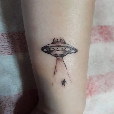 7 Out-of-This-World UFO Tattoo Designs