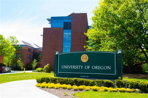 Pursuing a Health Major at University of Oregon